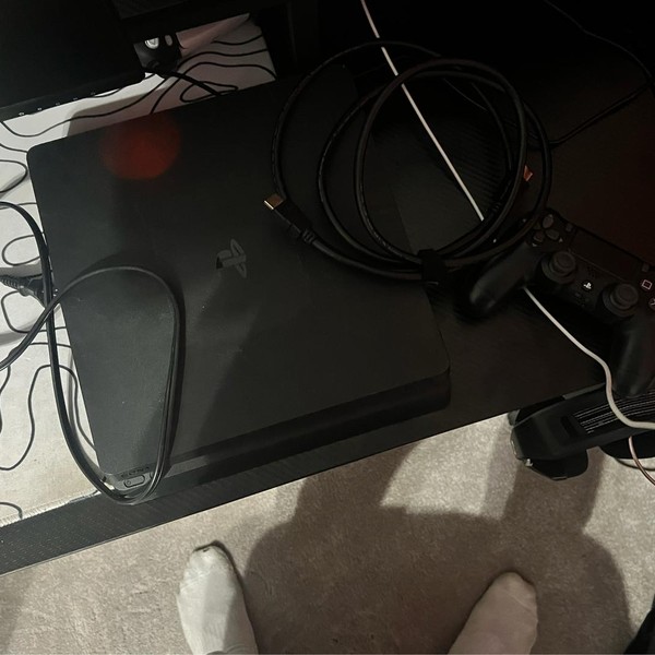 PlayStation 4 - 500 GB, Black, Standard