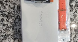 Good
													Apple Watch Ultra 49mm - Unlocked, Titanium, A2622, photo 3 of 9