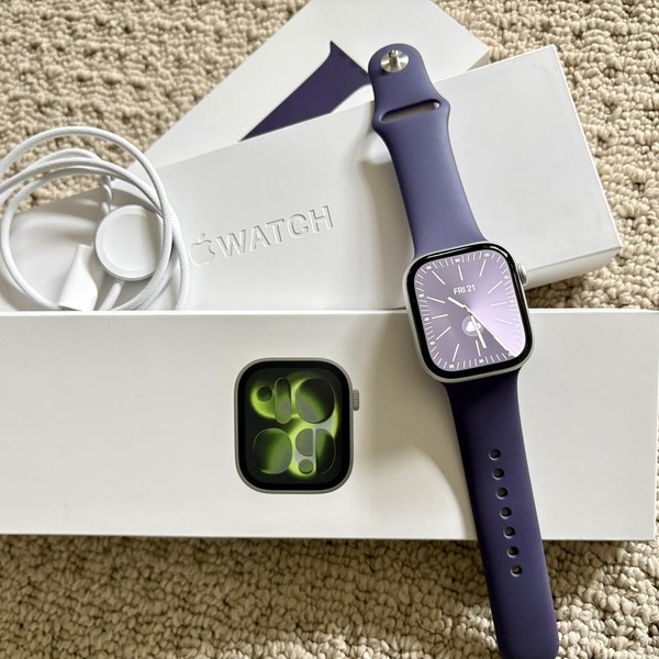 Apple Watch Series 11 42mm - Silver, A3331 - GPS, Aluminum