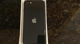 Good
													Apple iPhone SE 2nd Gen 2020 - Total by Verizon, Black, 64 GB, A2275, photo 2 of 3