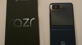 Mint
													Motorola Razr (2025) - Unlocked, Blue, 256 GB, 8 GB, photo 2 of 10