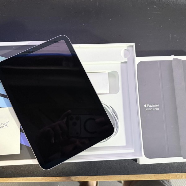 Apple iPad Mini (7th Gen) - Unlocked, 128 GB, Gray, A2995