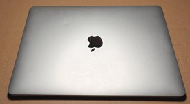 Good
													MacBook Pro 2018 (With Touch Bar) - 13" - I7, Silver, 1 TB, 16 GB, photo 2 of 29