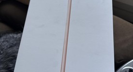 Mint
													Apple iPad 8th Gen - Wi-Fi, Gold, 128 GB, A2270, photo 2 of 15