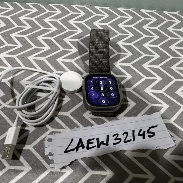Apple Watch Ultra 49mm - Unlocked, Titanium, A2622