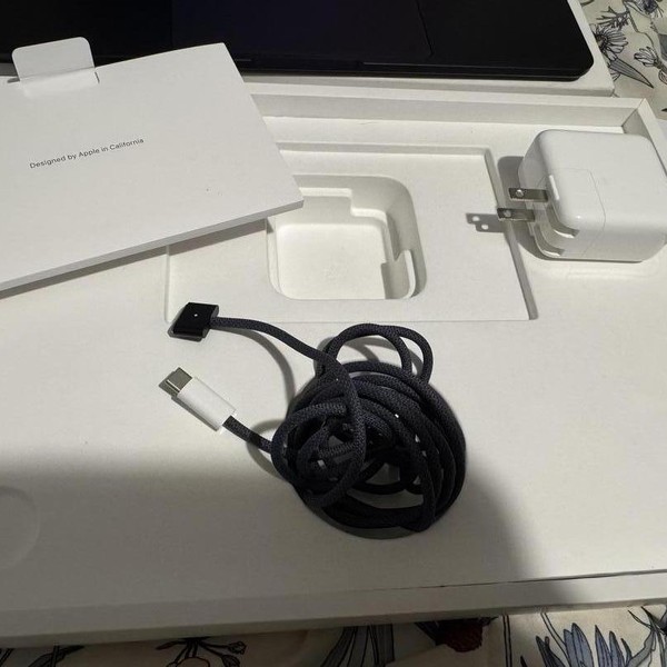 MacBook Air 2025 (M4) - 13 inch - 256 GB, Midnight, 16 GB, Apple M4