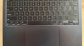 Good
													MacBook Air 2025 (M4) - 13" - Apple M4, Midnight, 512 GB, 16 GB, photo 4 of 5