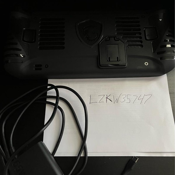 MSI Claw 8 AI Plus - 1 TB, Black, 32 GB, Intel Core Ultra 7