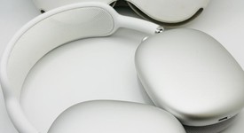 Used
													Apple AirPods Max - Silver, photo 1 of 9