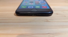 Good
													Apple iPhone SE 3rd Gen 2022 - Unlocked, Midnight, 64 GB, A2595, photo 3 of 13