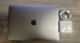 Good
													MacBook Pro 2019 - 13" - I5, Gray, 256 GB, 8 GB, photo 3 of 8