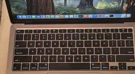 Good
													MacBook Air 2020 - 13" - I7, Gray, 256 GB, 16 GB, photo 2 of 9