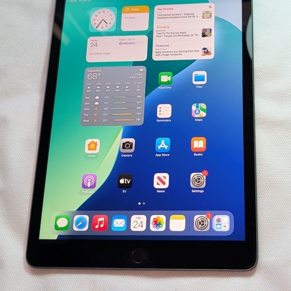 Apple iPad 8th Gen - Wi-Fi, 128 GB, Gray, A2270