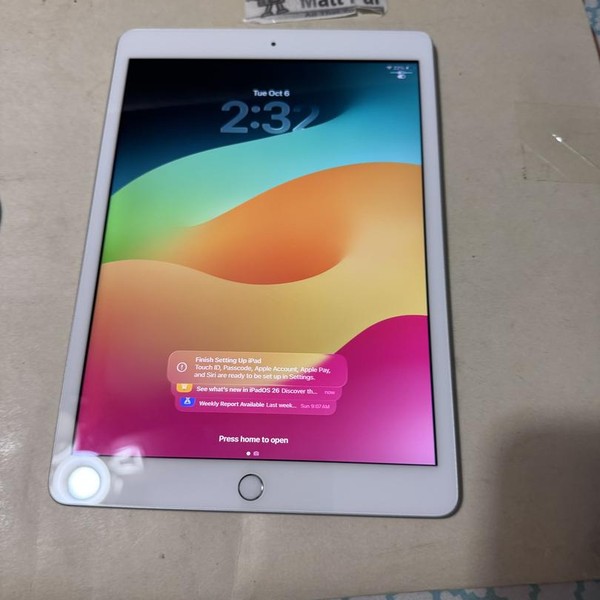 Apple iPad (8th Gen) - Wi-Fi, 128 GB, Silver, A2270