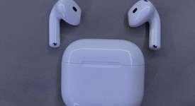 Used
													Apple AirPods 4th Gen - Active Noise Cancellation, photo 3 of 4