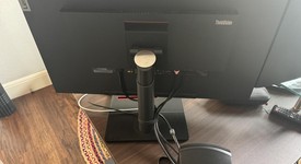 Mint
													Lenovo Monitor, photo 2 of 3