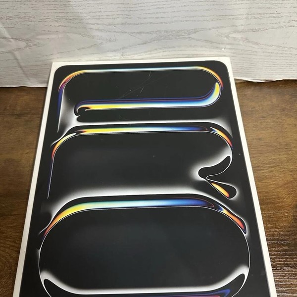 Apple iPad Pro 13 inch (M4) 2024 - Unlocked, 2 TB, Black, 16 GB, A2926, Standard Glass