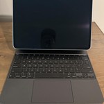 Good Apple iPad Pro 13 inch (M4) 2024 - Unlocked, 512 GB, Silver, 8 GB, A2926, Standard Glass