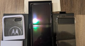 Mint
													Motorola Razr (2024) - Unlocked, Gray, 256 GB, 8 GB, photo 1 of 14