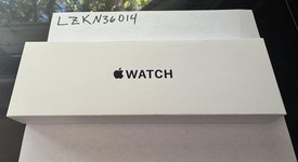 New
													Apple Watch SE 2nd Gen 40mm - Silver, A2722 - GPS, Aluminum, photo 1 of 4