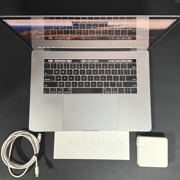 MacBook Pro 2019 - 15 inch - 512 GB, Gray, 32 GB, Intel Core i9