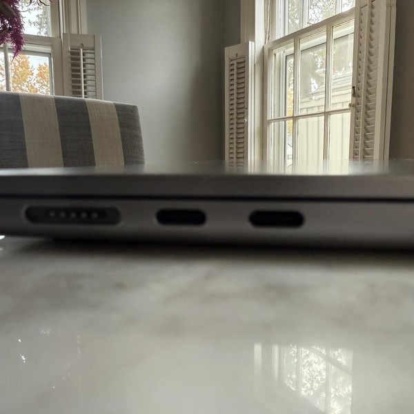 MacBook Air 2024 (M3) - 15 inch - 256 GB, Gray, 8 GB, Apple M3, 10-core GPU