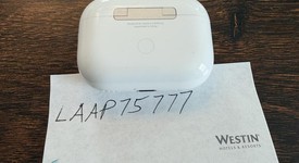 Used
													Apple AirPods Pro 2 - Lightning, photo 3 of 16