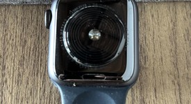 Good
													Apple Watch SE 1st Gen 40mm - Gray, A2351 - GPS, Aluminum, photo 4 of 9