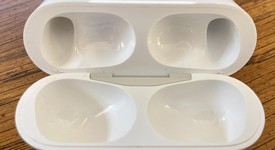 Used
													Apple AirPods Pro 1st Gen - Wireless Case, photo 3 of 9
