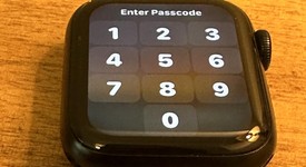 Mint
													Apple Watch SE 2nd Gen 40mm - Verizon, Midnight, A2726 - Cellular, Aluminum, photo 2 of 4