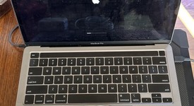 Good
													MacBook Pro 2020 - 13" - I5, Silver, 512 GB, 16 GB, photo 1 of 7
