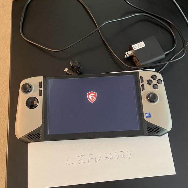 MSI Claw 8 AI Plus - 1 TB, Black, 32 GB, Intel Core Ultra 7