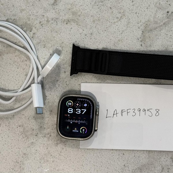 Apple Watch Ultra 49mm - Unlocked, Titanium, A2622