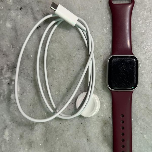 Apple Watch SE 1st Gen 40mm - Unlocked, Silver, A2353 - Cellular, Aluminum