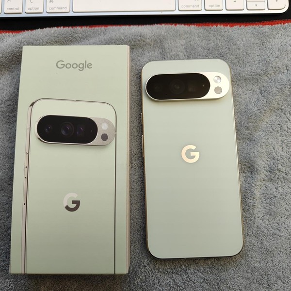 Google Pixel 10 Pro XL - Mint Mobile, 256 GB, Jade, GUL82