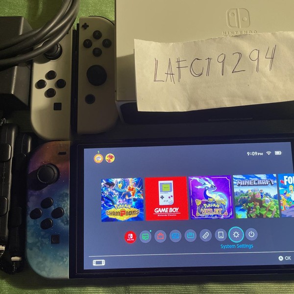Nintendo Switch - OLED - 64 GB, White