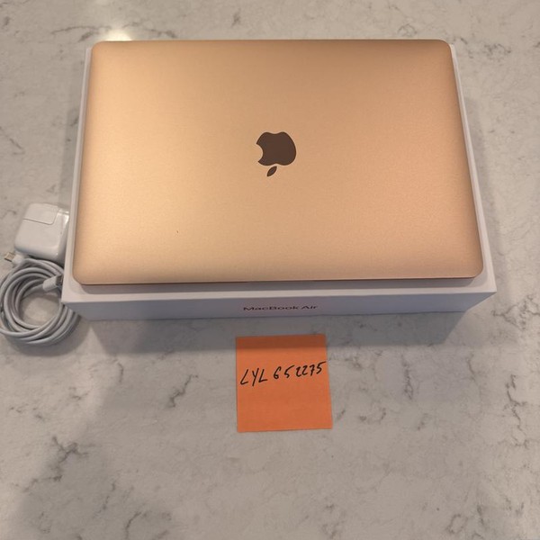 MacBook Air 2020 - 13 inch - 256 GB, Gold, 8 GB, Apple M1