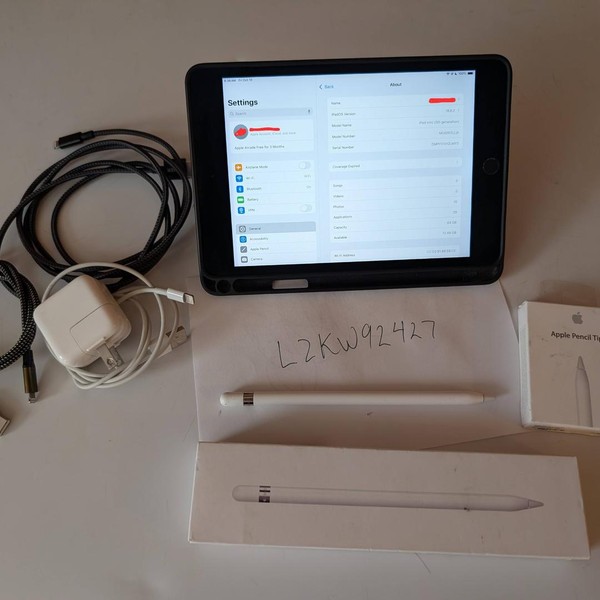 Apple iPad Mini 5th Gen - Wi-Fi, 64 GB, Gray