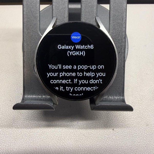 Samsung Galaxy Watch6 - Unlocked, Gold, 40mm