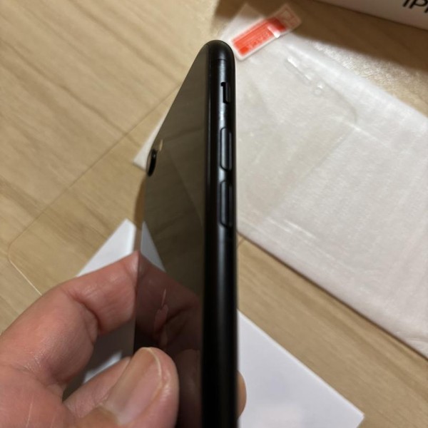 Apple iPhone SE 2nd Gen 2020 - Unlocked, 128 GB, Black, A2275