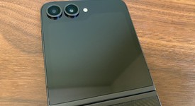 Good
													Samsung Galaxy Z Flip6 - Unlocked, Black, 256 GB, 12 GB, SM-F741U1, photo 4 of 5