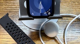 Good
													Apple Watch SE 1st Gen 44mm - Unlocked, Gray, A2354 - Cellular, Aluminum, photo 5 of 7