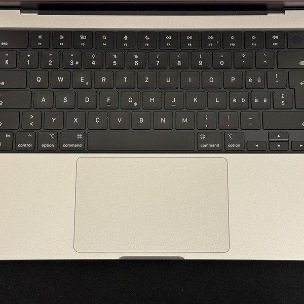 MacBook Pro Late 2023 (M3) - 14 inch - 1 TB, Silver, 18 GB, Apple M3 Pro 12-core, 18-core GPU