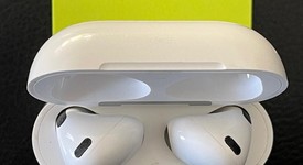 Used
													Apple AirPods 3rd Gen - Lightning Case, photo 1 of 5