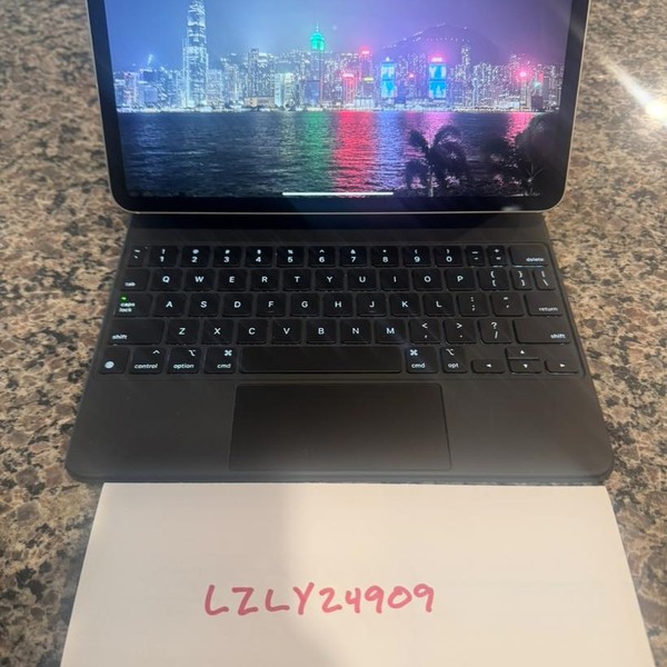 Apple iPad Pro 11 inch 3rd Gen 2021 - Unlocked, 1 TB, Silver