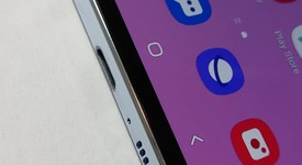 Mint
													Samsung Galaxy S10 - Unlocked, Blue, 128 GB, 8 GB, SM-G973U1, photo 5 of 8