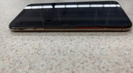 Mint
													Apple iPhone Xs Max - Unlocked, Gold, 64 GB, A1921, photo 3 of 8