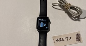 Fair
													Apple Watch Series 5 44mm - Unlocked, Gray, A2095 Cellular, Aluminum, photo 1 of 8