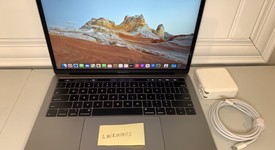 Good
													MacBook Pro 2018 (With Touch Bar) - 13" - I7, Gray, 512 GB, 16 GB, photo 1 of 9