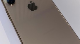 Good
													Apple iPhone Xs - Sprint, Gold, 64 GB, A1920, photo 5 of 9